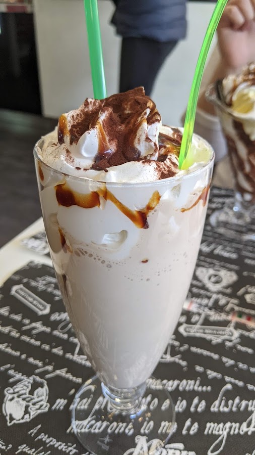 Frappè con panna